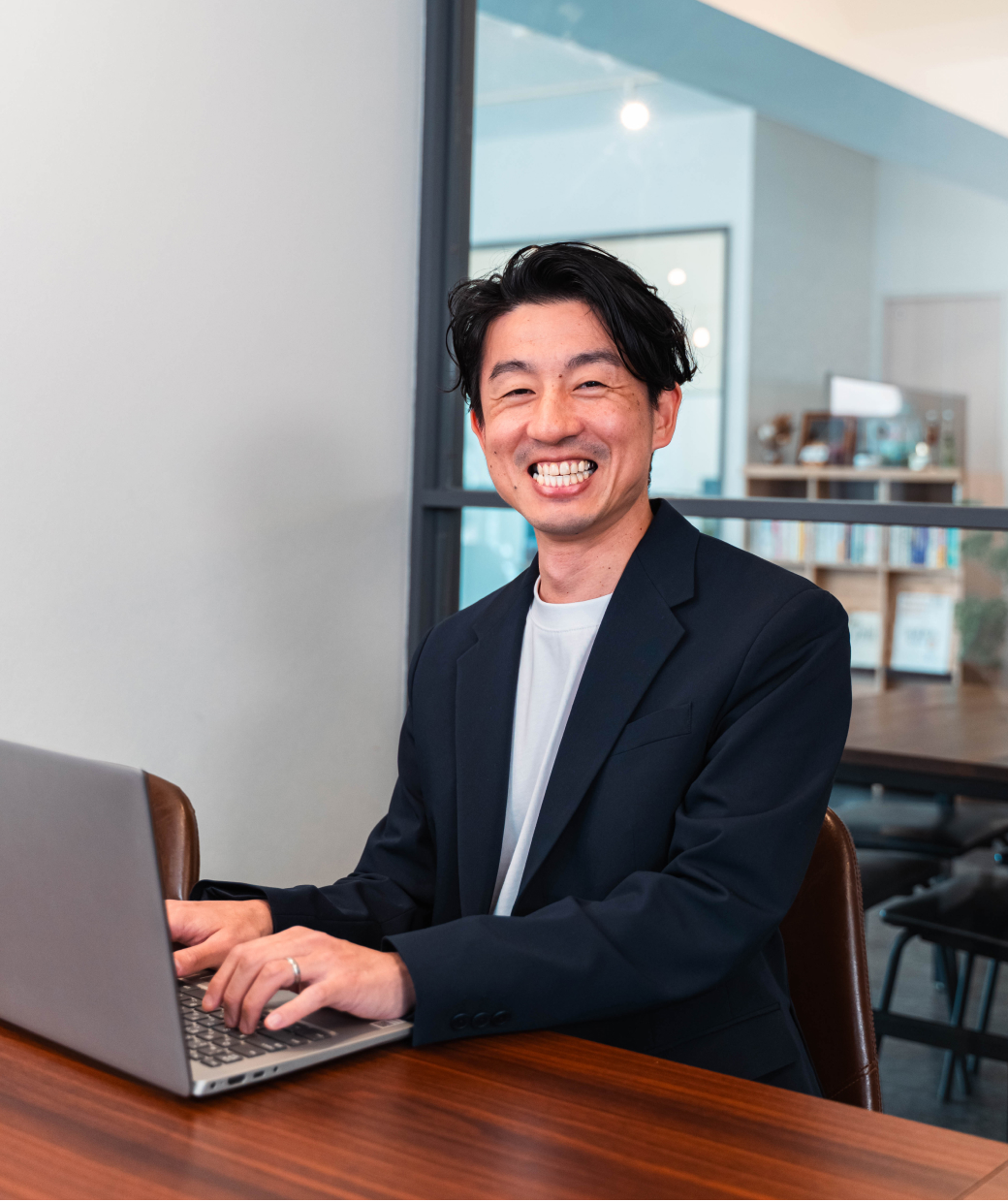 亀井 | ECサイトのプロフェッショナル